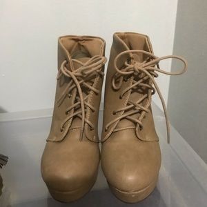 Women boots- SOLD ‼️